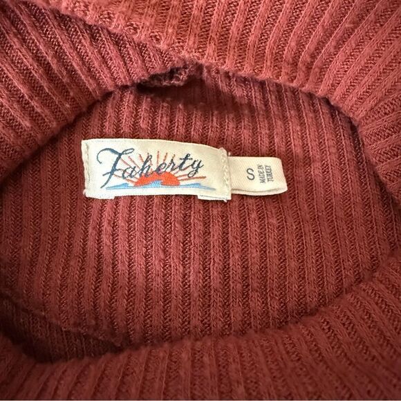 Faherty Top Womens Sz S Rust Red Legend Rib Rosco Turtleneck Long Sleeve - Picture 9 of 12